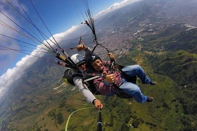 Paragliding Tour from Medellin with Transportation and Videos HD - Tandem Paragliding with a Professional Pilot: What You Actually Do Up There