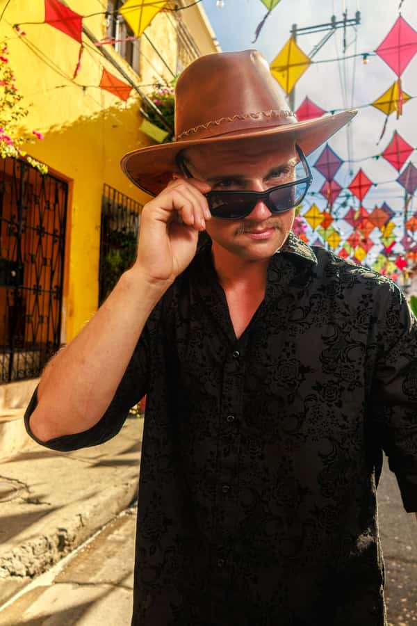 photo session through the streets of cartagena - Should you book this Cartagena street photo session?