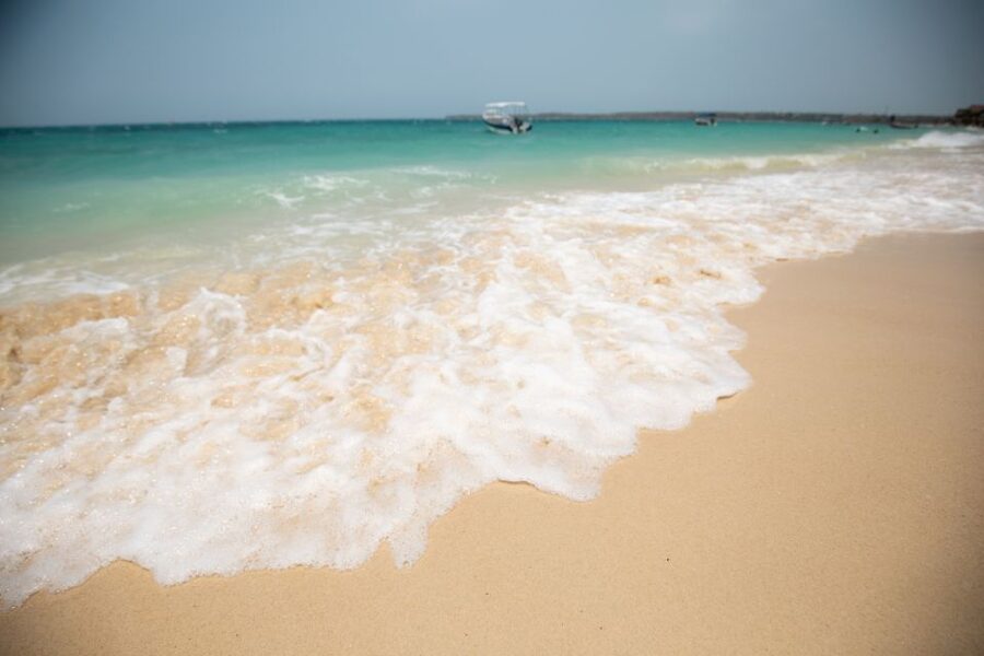 Playa Blanca Full-Day Trip from Cartagena - Reaching Playa Blanca: beach time built around finding space