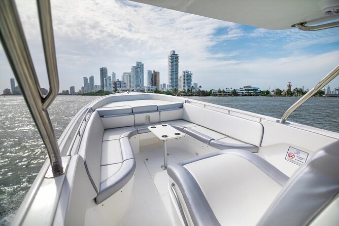 Private Boat Rental To The Rosario Islands Up To 17 - Independence on the Water: The Best Way to Structure Your Free Time