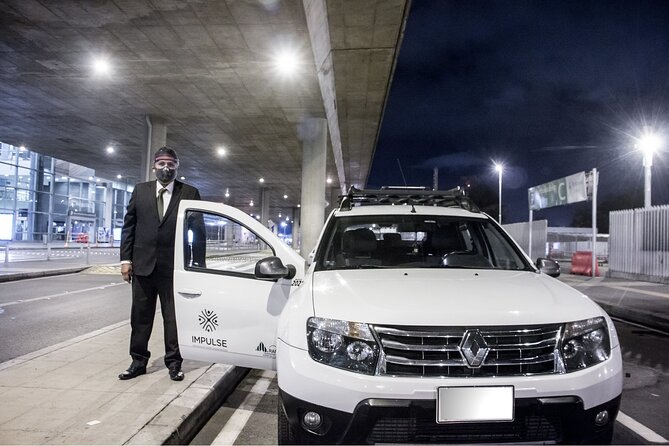 Private Bogota Airport - Hotel Transfer: Safe, Fast, and Reliable - The pickup moment: sign, communication, and where you meet