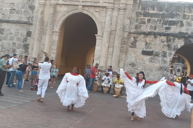 Private Cartagena city and street food tour. - La Popa viewpoint: the city’s best high-ground orientation