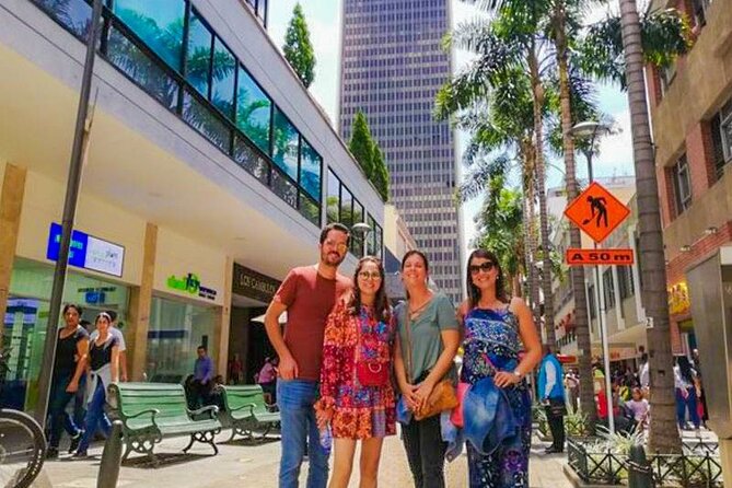 Private City Tour Medellin with Comuna 13 Tour - Parques del Río: the calm break between big ideas