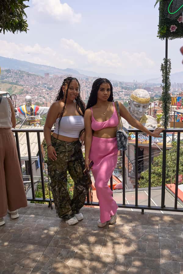 Private Tour Comuna 13 with Cable Car - Price and value: why $78 can make sense