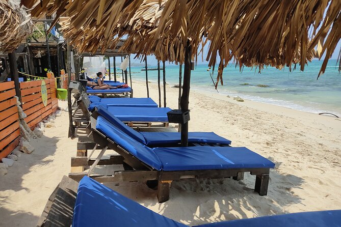 Quiet Beach, Baru Premium to the max - Jet Set Beach at Playa Tranquila: loungers, shade, and real break time
