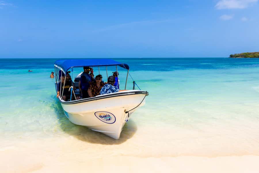 Rosario Islands -Barú : Agua Azul Beach, with lunch - Guides who actually help: Juan and Yean Carlos in context