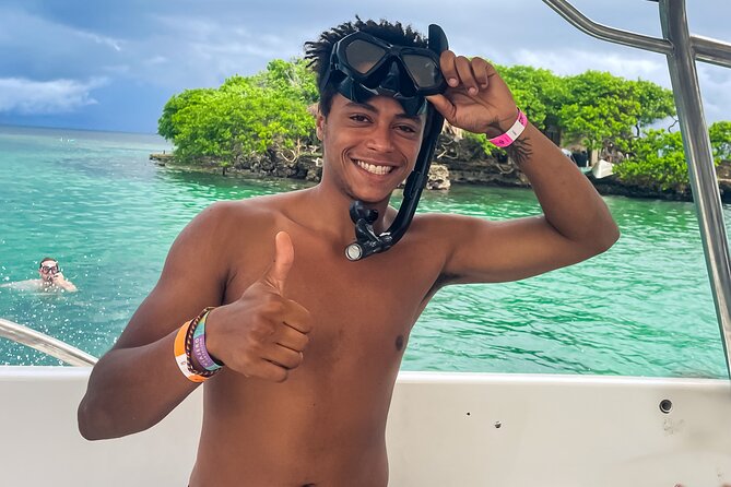 Rosario Islands Trip visiting Cholon, Playa Blanca and Snorkel - Playa Blanca on Baru Island: lunch plus beach facilities that feel worth it