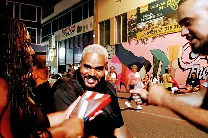 Salsa Bar Hopping in Cali - Stop 2 at La Curva del Boulevard: Calle de la Salsa and a dance scene that changes