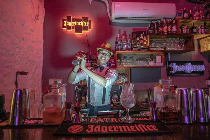 Salsa Tour in Cartagena with admission Ticket to Café Havana - Café Havana entry and the live-music finish that people rave about