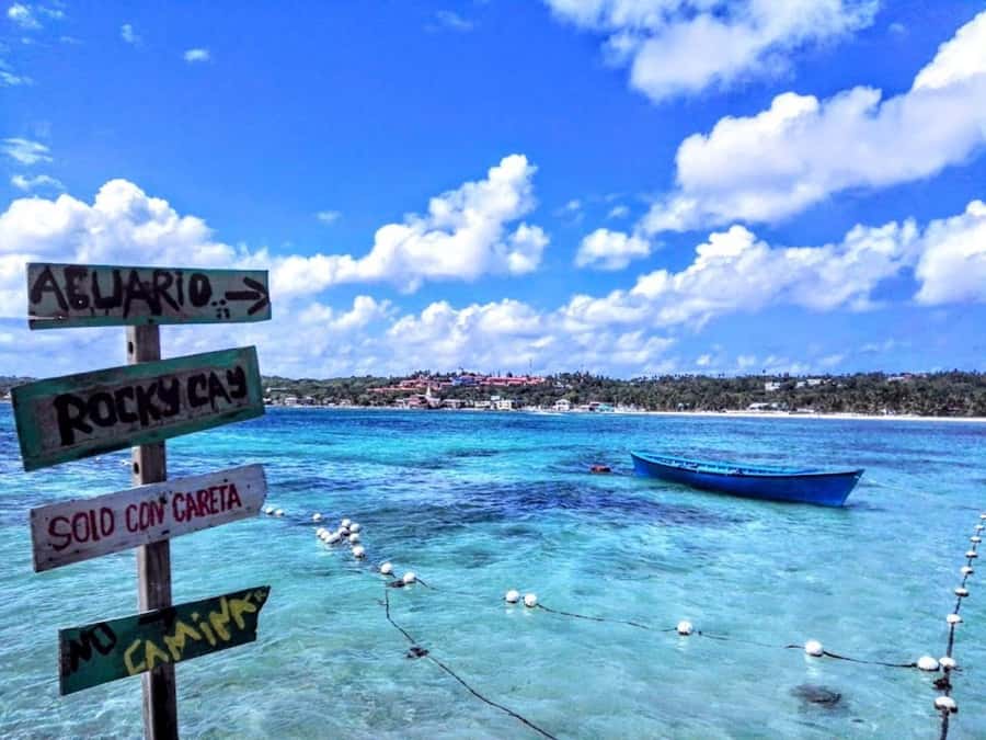 SAN ANDRES: BOAT TRANSFER + JOHNNY CAY - Johnny Cay time: beaches, sea colors, and simple island rhythm