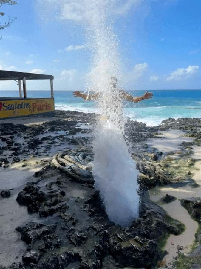 SAN ANDRES: Island Tour by Chiva + Hoyo Soplador - Key things that make this tour worth your time