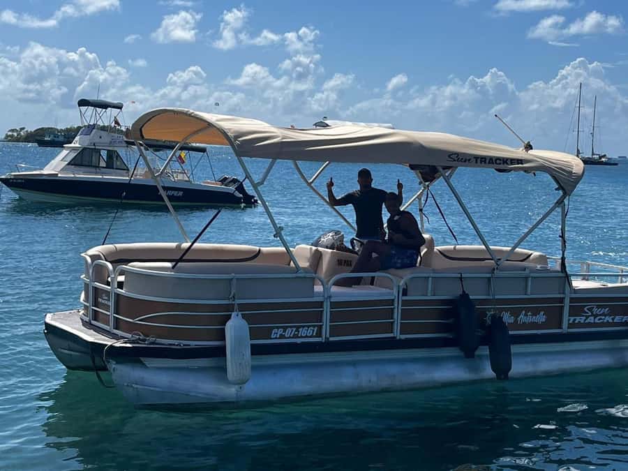 San Andres Island Tour In Shared Pontoon - San Andrés by shared pontoon: why this tour is worth the money