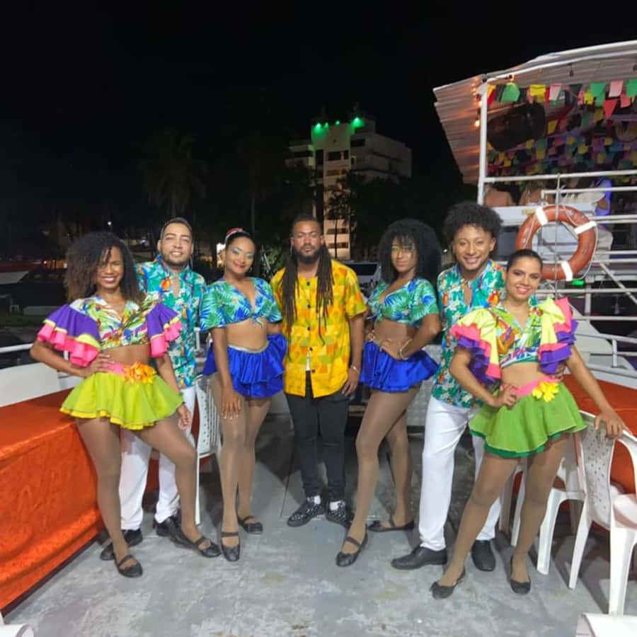 San Andres: White Party on boat with open bar, dinner and dancers! - Boarding the Rumbero Yacht at Marina Portofino