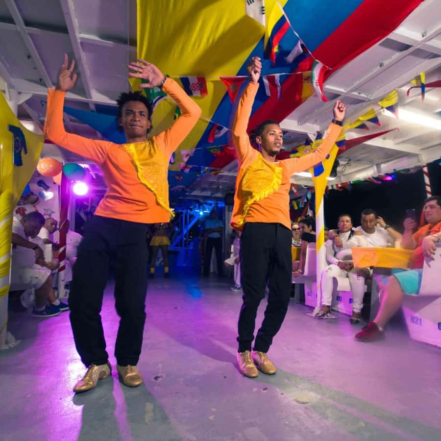 San Andres: White Party on boat with open bar, dinner and dancers! - The biggest positives I’d book again