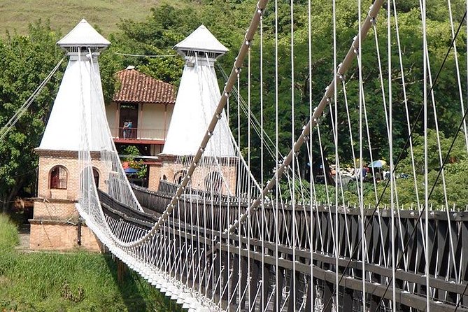 Santa Fe de Antioquia Tour with Western Bridge Visit - Stop 2, Iglesia de Santa Bárbara and Plazuela energy
