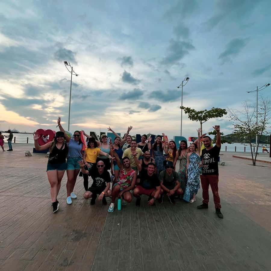 Santa Marta A Historical & Street food Experience - Simon Bolívar and the colonial layers you can spot on the street