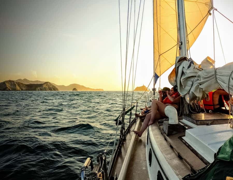 Santa Marta Bay: Sunset on a sail boat - Key things to know before you go