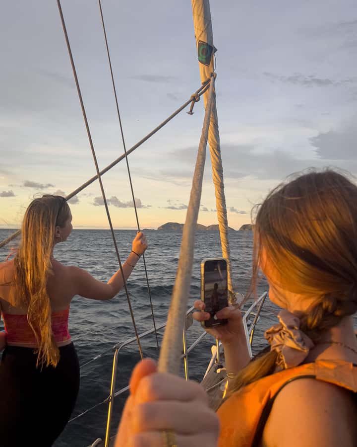 Santa Marta Bay: Sunset on a sail boat - Price and value: what $46 buys you for 3 hours on the water