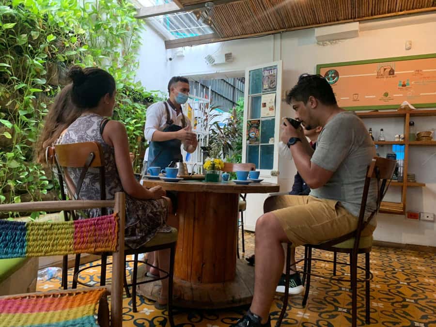 Santa Marta: Guided Walking Food Experience - The public market stop: where the tour starts to make sense