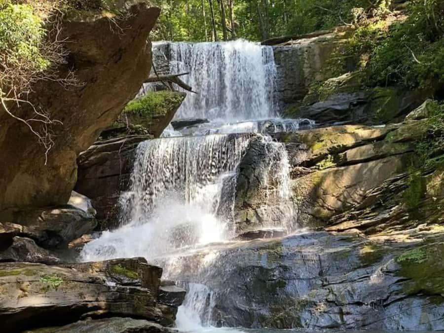 Santa Marta: Trekking in Minca Complete Waterfall Circuit - The traditional village stop: the cultural warm-up you actually use