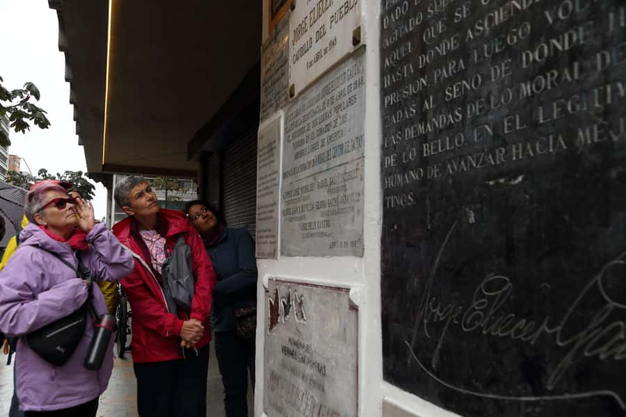 Shared Tour Colombian Conflict War, Drug Trafficking & Peace - Where the tour starts, and how to survive the walk