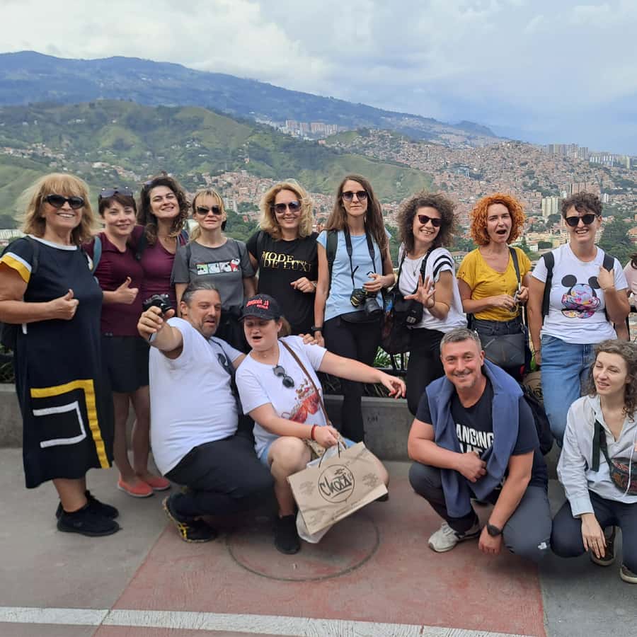 Shared Tour to Comuna 13 & Aurora Cable Car in Medellin - What to expect during the 4 hours