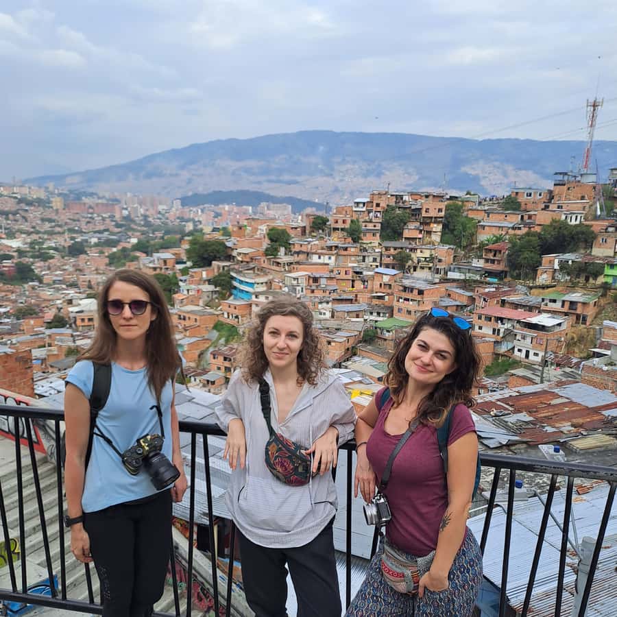 Shared Tour to Comuna 13 & Aurora Cable Car in Medellin - Escaleras Eléctricas, the landmark that organizes the whole neighborhood