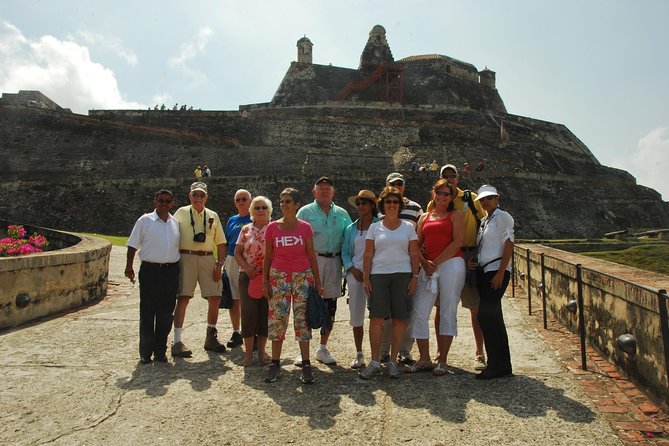 Shore excursion Cartagena city tour - Las Bóvedas: crafts, jewelry, and a colonial shell