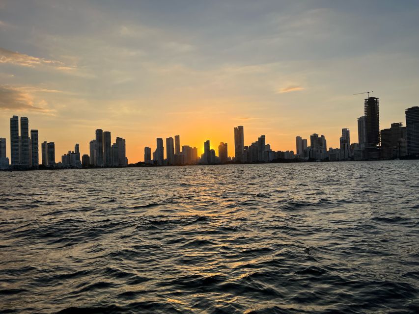 Sunset boat tour open bar and free club entrance Cartagena - Tips That Can Save Your Evening