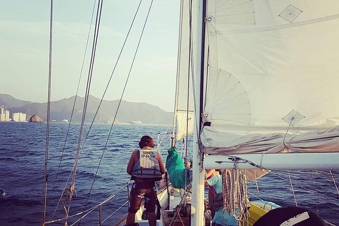 Tayrona Bay Sailboat trip - Kayak, SUP, and snorkelling: fun included, gear quality varies