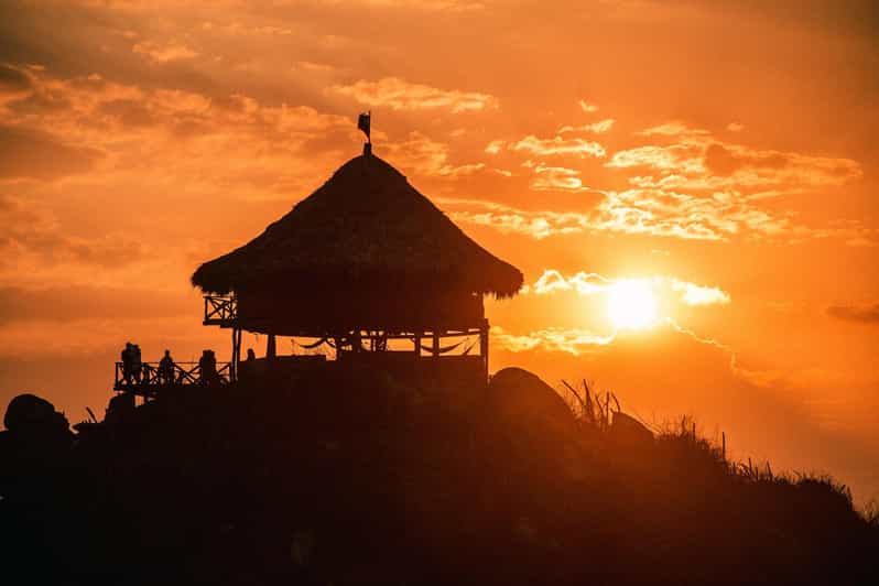 Tayrona Park & Cabo San Juan - Shared van logistics: the upside and the downside