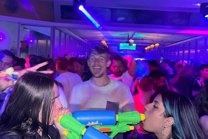Theatron Party-Tour, 20 Clubs, Map, cocktail, bottle, After-party - Key things to know before you go