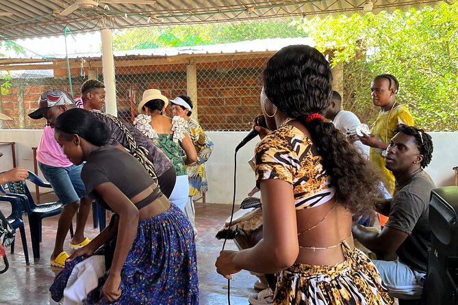 Tour a san Basilio de Palenque desde cartagena - The Surprise Typical Dance Show and Traditional Music