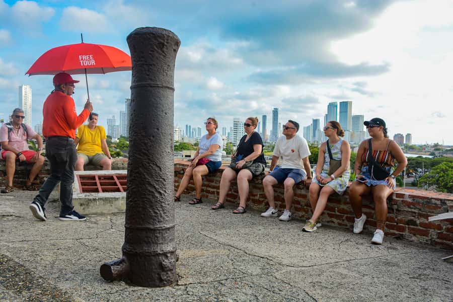 Tour Compartido al Castillo San Felipe de Barajas Cartagena - Hill of San Lázaro: why the city was controlled from above