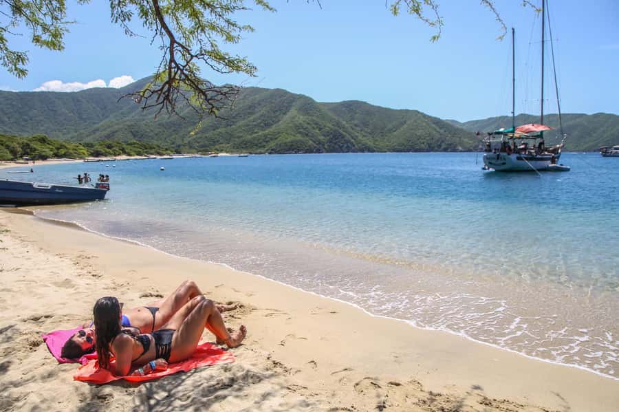 Tour en Velero a Bahía Concha Parque Tayrona - Price and value: what $90 gets you, and when it feels fair