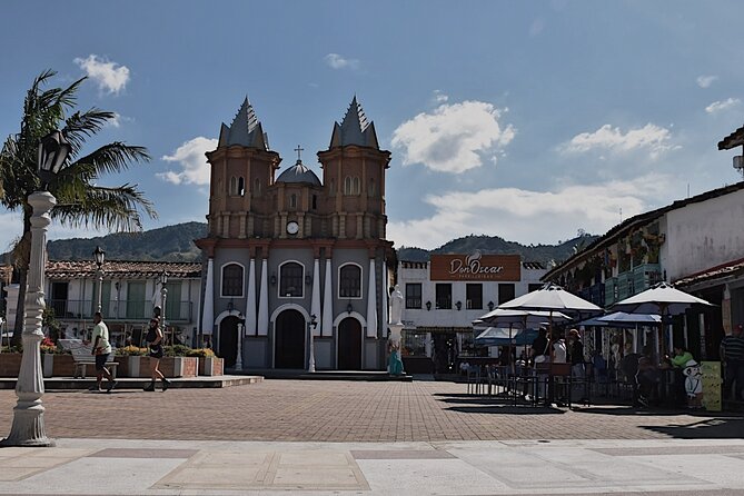 Tour Guatapé - Stop 5: Guatapé Town Walk With Zócalos, Memories Street, and the Boardwalk