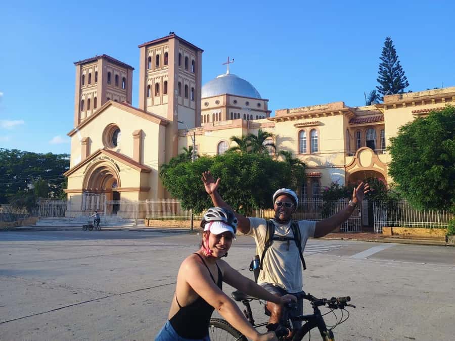 Tour in bike in Barranquilla - Language and the private format: English and Esperanto support