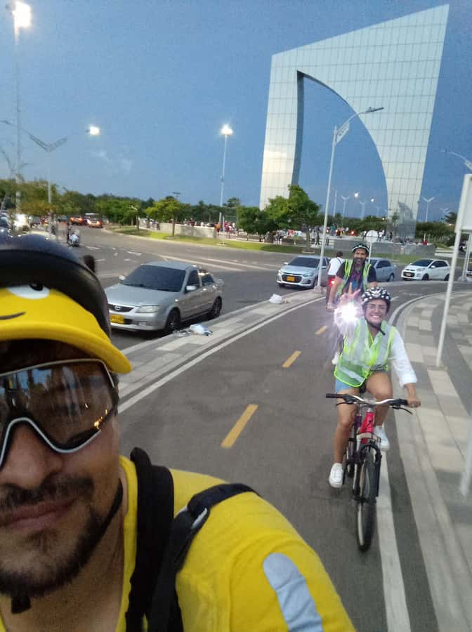 Tour in bike in Barranquilla - Stadium stops and the Joe Arroyo statue: where Barranquilla shows its personality