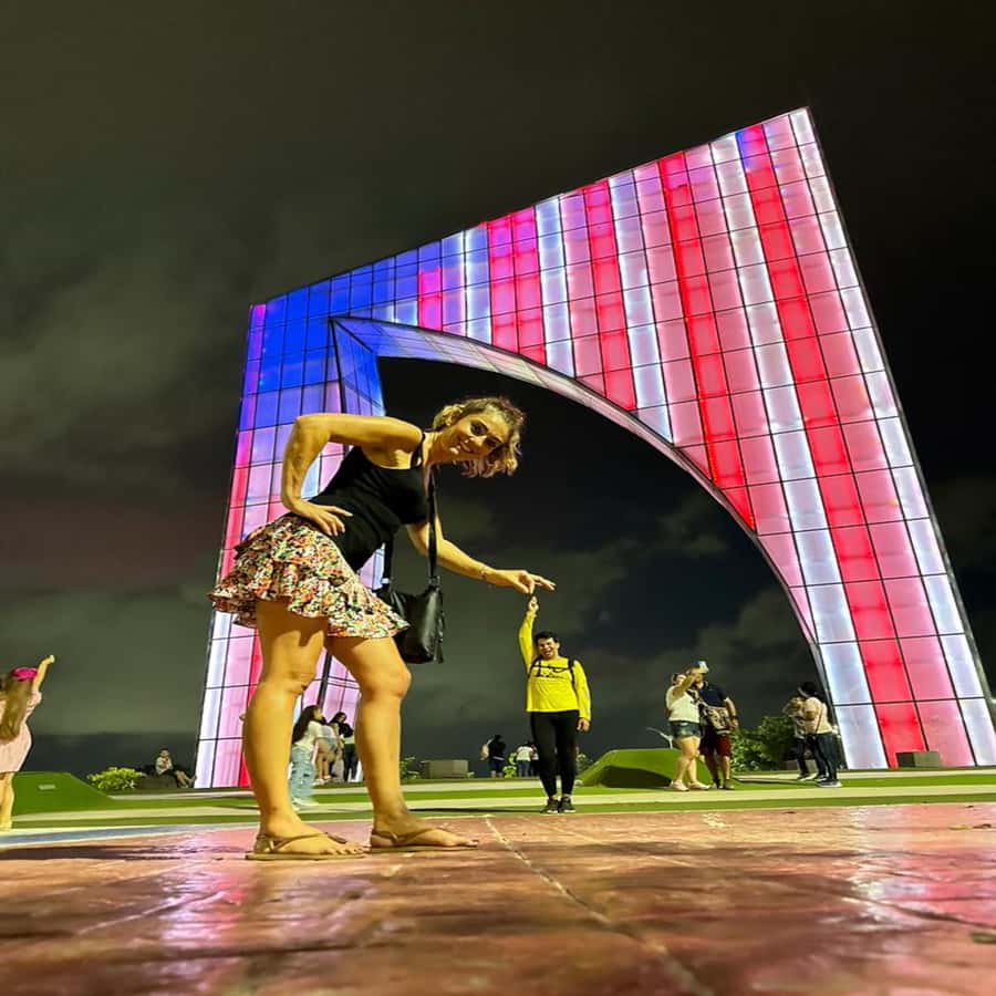 Tour in bike in Barranquilla - Church of San Nicolás de Tolentino and Plaza de la Paz: public faith and public space