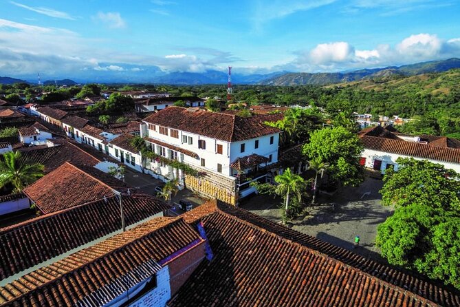 Tour Santa Fe de Antioquia - San Jerónimo exploration: a longer stop for atmosphere and street-level views