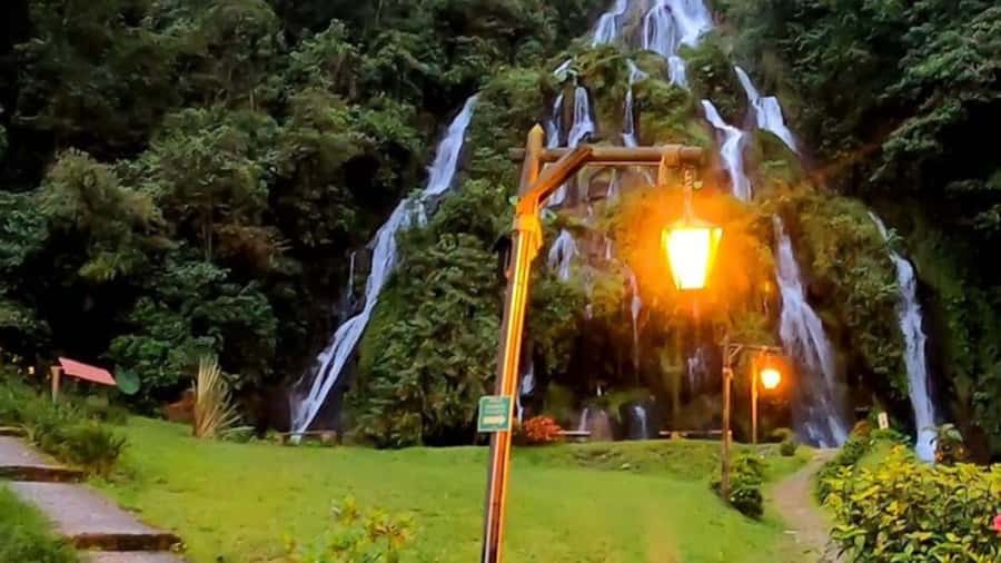 Tour Santa Rosa hot springs from Pereira, Armenia or Salento - Guides and drivers who keep the mood easy