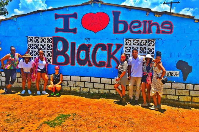 Tour to San Basilio de Palenque - African village - Native house history, customs, culture, and economy (the 9:30 lesson)