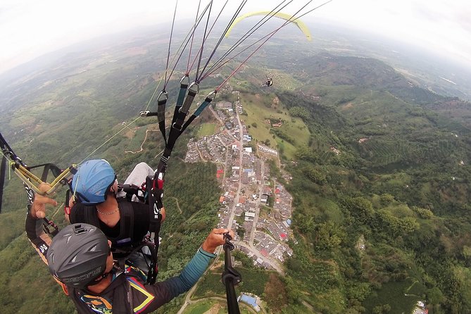 Unique experience flying paragliding - Paragliding in Quindío, the Buenavista way