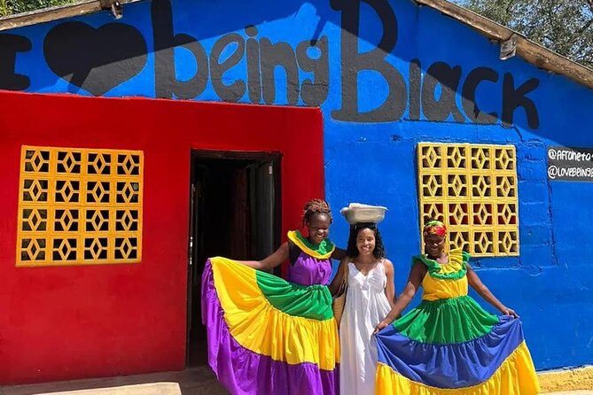 Visit Palenque with natives : history, culture and ancestral legacy - Stop 1: San Basilio de Palenque tourist parador, the welcome that sets the tone (about 1 hour)