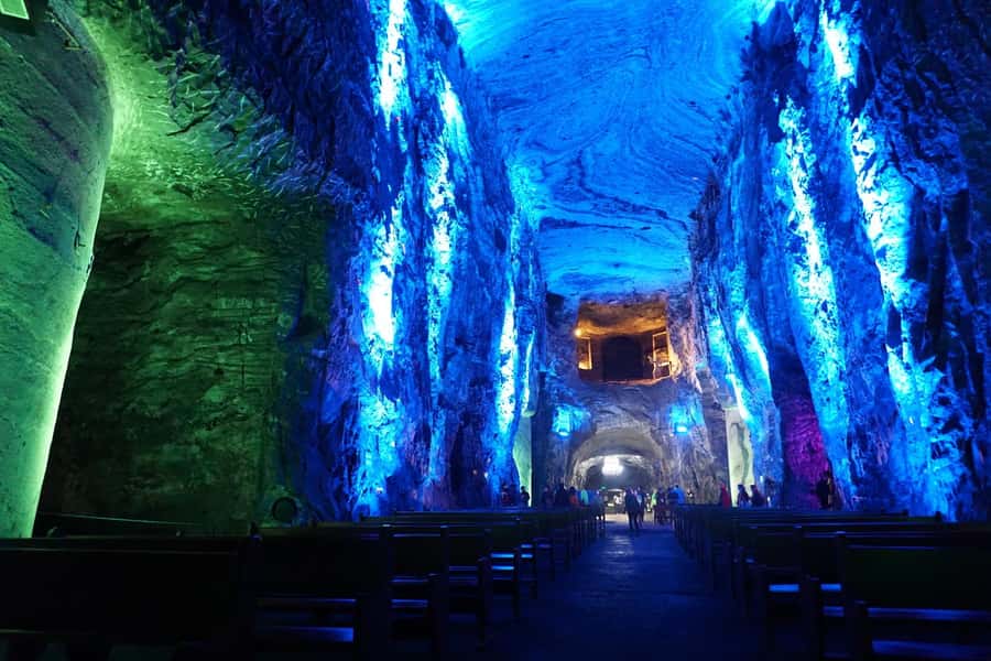 Zipaquirá: Private Salt Cathedral Mine and Walking Tour - Coffee, almojábana, empanadas, and the best way to time your meals