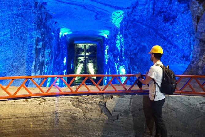 Zipaquirá Salt Cathedral Private Tour + Walking Tour - Audioguides and Spanish-Speaking Guides, How You Stay in Sync